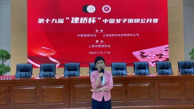当你身临其境观影时，除了看萌猫逗趣，也别忘了领略下追光创作团队眼中的山城美景